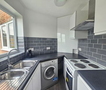 Runnymede Court, Southampton, West End - Photo 5