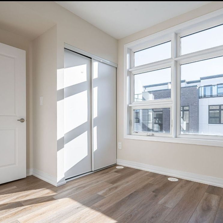 For Lease - 1585 Rose Way Unit# 102, Milton, Ontario - Photo 1