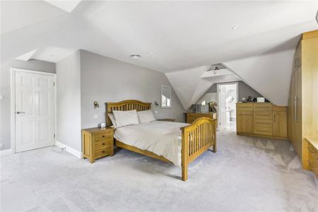 6 bedroom detached house to rent - Photo 5