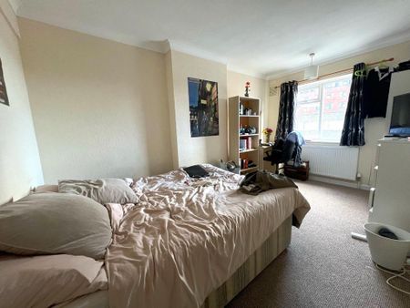 3 bedroom maisonette to rent - Photo 2