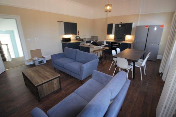 5 bedroom house to rent - Photo 1