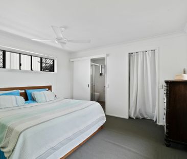 Modern Living in the Heart of Currumbin | Fully Furnished - Photo 5