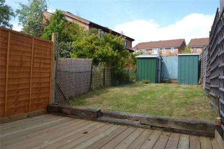 2 bedroom terraced house to rent - Photo 2