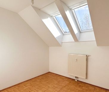 Lichtdurchflutete 3-Zimmer-Dachgeschosswohnung in ruhiger Lage - Photo 3