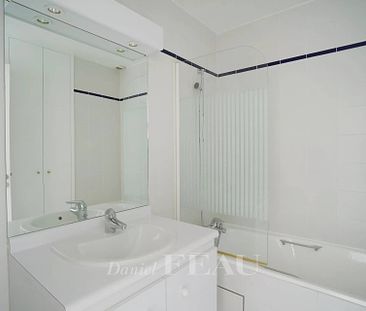 Location appartement, Paris 8ème (75008), 1 pièce, 46 m², ref 4401308 - Photo 4