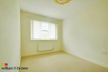 Blackbird Way, Stowmarket - Photo 5