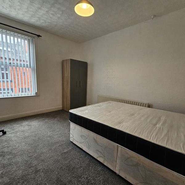 Beamsley Mount, Hyde Park, Leeds LS6 1LR - Photo 1