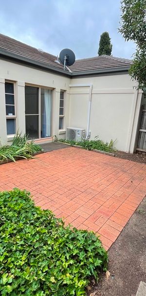 1 Fairbridge Crescent, Ainslie ACT 2602 - House For Rent | Domain - Photo 1