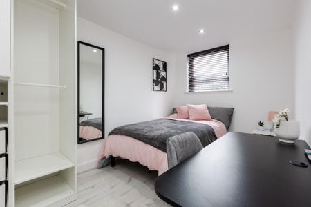 2 bedroom flat to rent - Photo 4