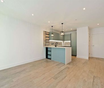 A stylish and brand new two bedroom apartment with private balcony ... - Photo 1