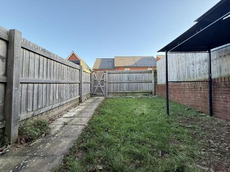 2 bedroom terraced house to rent - Photo 4