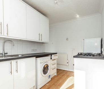 Lower Kings Road, Berkhamsted, Hertfordshire, HP4 2AE - Photo 6