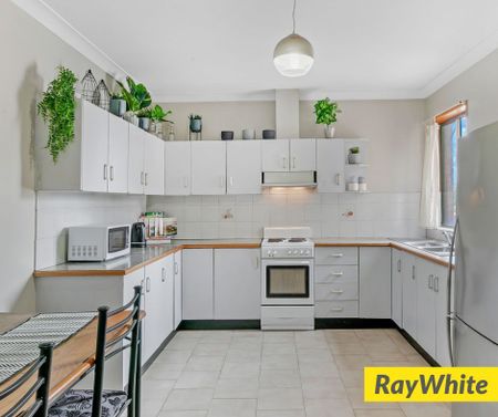 Modern 3-Bedroom Unit in Convenient Location - Photo 4