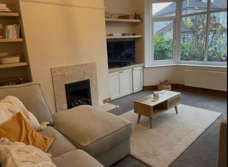 3 Bed Semi-Detached House, Greenhill Grove, BS3 - Photo 3