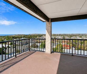 Elevated Four-Bedroom Apartment in a Central Location - Photo 3