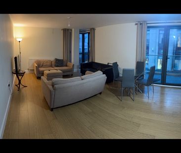 Room in a Shared Flat, Ilford London, IG1 - Photo 1