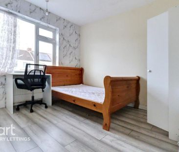 3 bedroom terraced house to rent - Photo 6