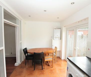 4 bedroom terraced house to rent - Photo 2