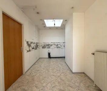OHNE KÜCHE: Dachterrassen-Wohnung ohne Schrägen inkl. Abstellraum | Nähe U6 - Photo 2