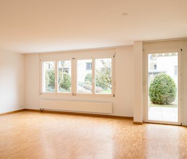 schöne, moderne 2.5 Zimmer-Wohnung mit Gartensitzplatz zu vermieten - Photo 2