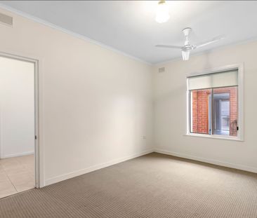 4 Bedroom 2 Bathrooms & Excellent Parking Facilities in Quiet Convenient Location - Photo 4