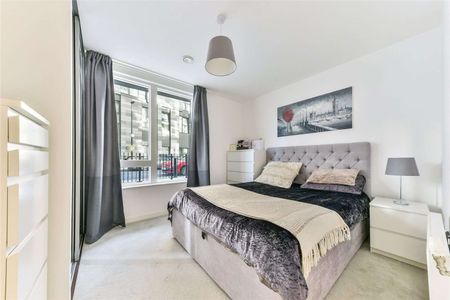 Bright and superbly presented 1 double bedroom apartment to rent moments from Langdon Park DLR. - Photo 4