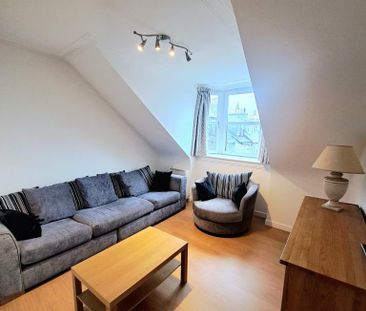 2 bedroom flat to rent - Photo 2