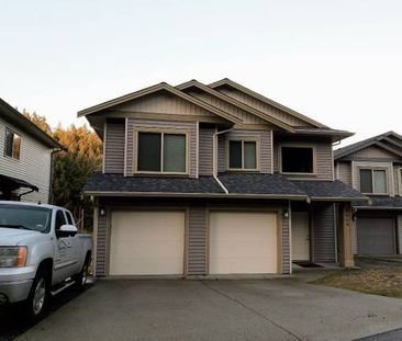 2 bed, garden level duplex in the Uplands area along Pacific Edge Way - Photo 1