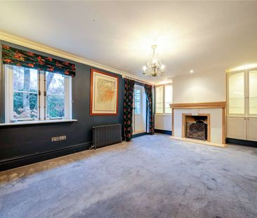 An impressive family home in a beautiful woodland setting with love... - Photo 3