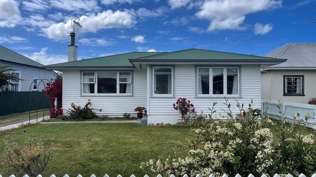 Tidy 3 Bedroom Family Home in Te Hapara! - Photo 1