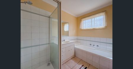 Low Maintenance Living in Murlong - Photo 2