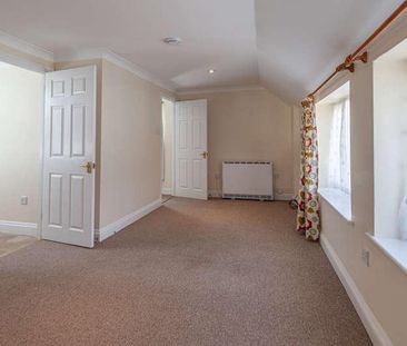 White Hart Court, IP13 - Photo 2