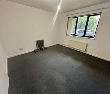 4 bedroom detached house to rent - Photo 2