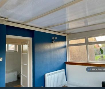 3 bedroom bungalow to rent - Photo 1