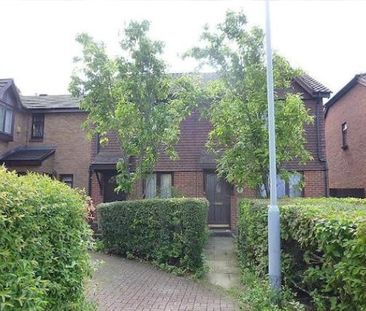 3 Bed Semi-Detached House, Gables Close, SE12 - Photo 1