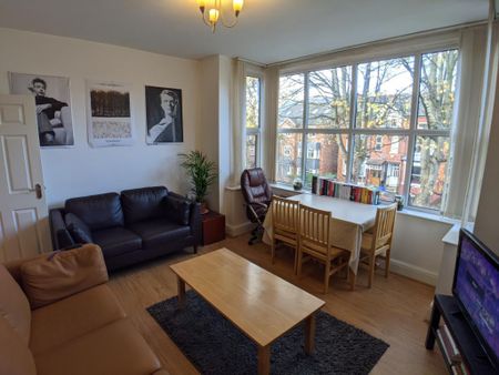 2 bedroom flat to rent - Photo 2
