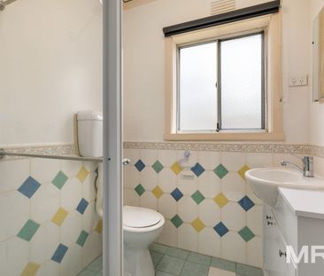 Convenient light filled ground-floor living - Photo 3