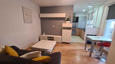 Location Appartement 2 pièces 39m² ORLEANS 45000 - Photo 3