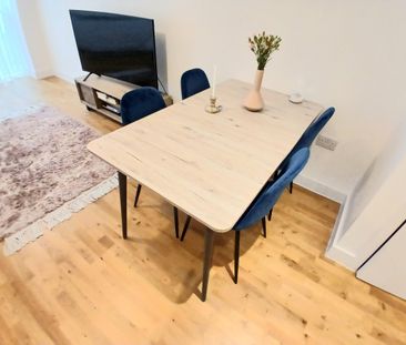 Park Place, Stevenage - Photo 2