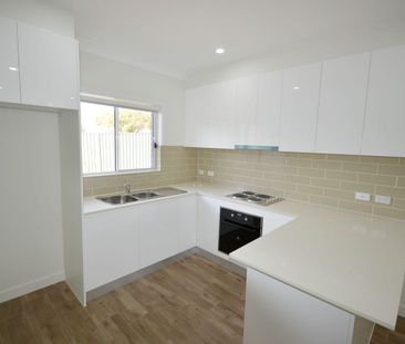 Modern 2 Bedroom! - Photo 2