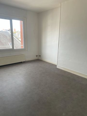 Location Appartement 4 pièces 103m² - Photo 2