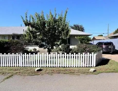 Half Duplex - 1142 Meadow Lane, Kamloops, BC, V2B 5N5 | 1142 Meadow Lane, Kamloops - Photo 1