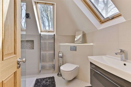 A beautifully presented five bedroom executive home in a most sought after location, minutes from the convenience of Esher high street. - Photo 3