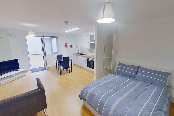 Studio to rent - Photo 1