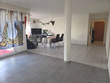 Location Appartement 3 pièces 87m² - Photo 2