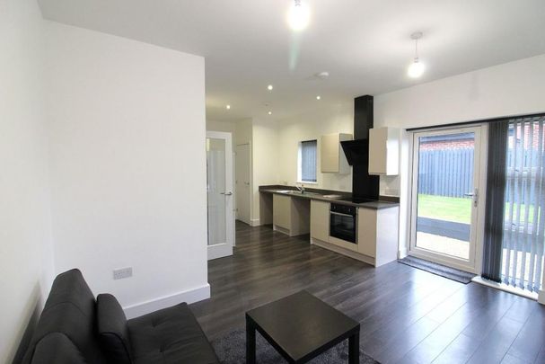 2 bedroom bungalow to rent - Photo 1