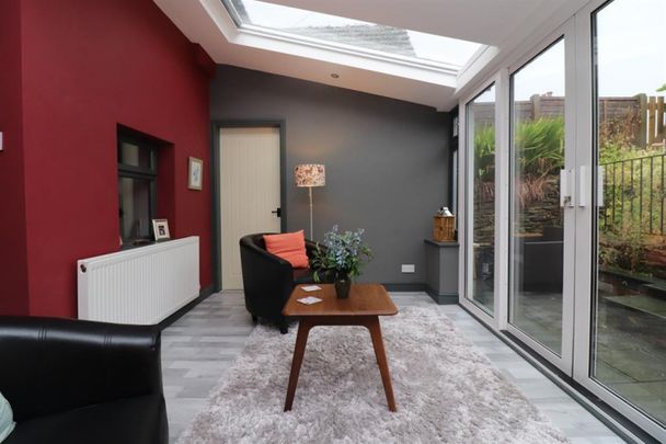 2 bedroom House To Let - Photo 1