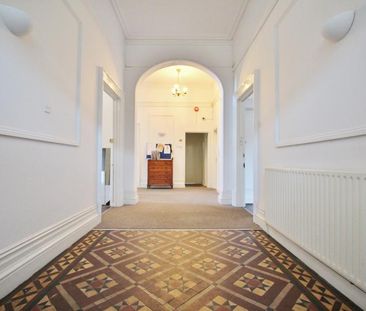 House share to rent - Photo 2