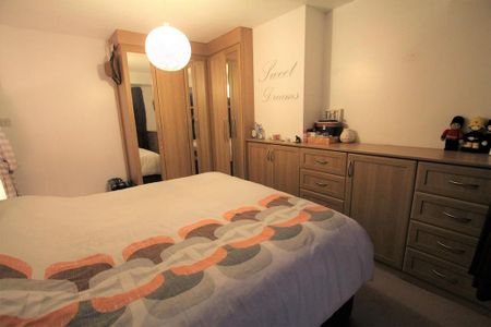 3 bedroom terraced house to rent - Photo 4