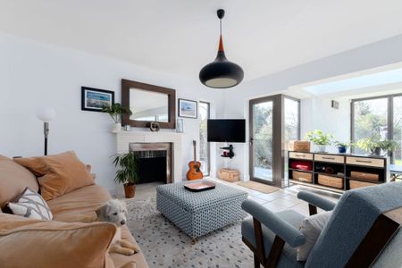 5 bedroom detached house to rent - Photo 2